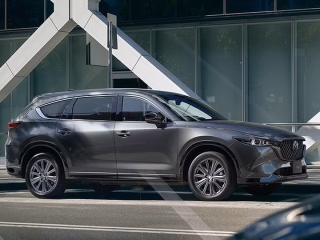Giá xe Mazda CX-8 niêm yết và lăn bánh tháng 5/2025