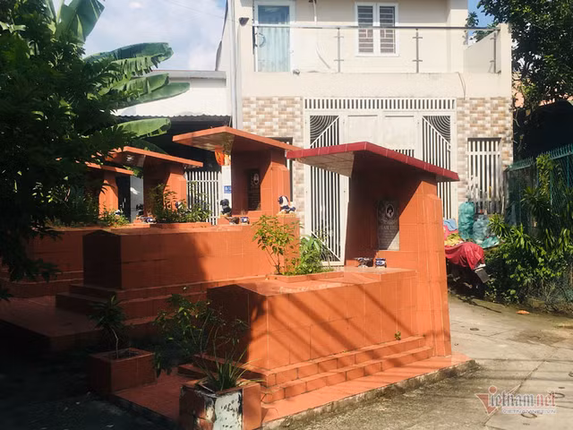 Dan o khu dat vang quan 2 khon kho vi mui tu thi