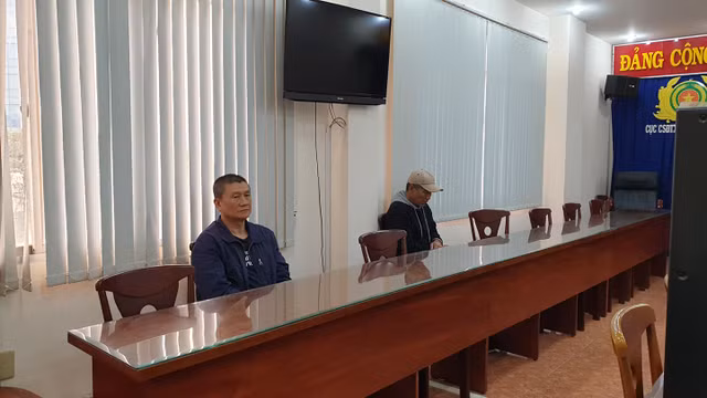 Hai nguoi Dai Loan trong duong day ma tuy 1,1 tan bi bat o Sai Gon