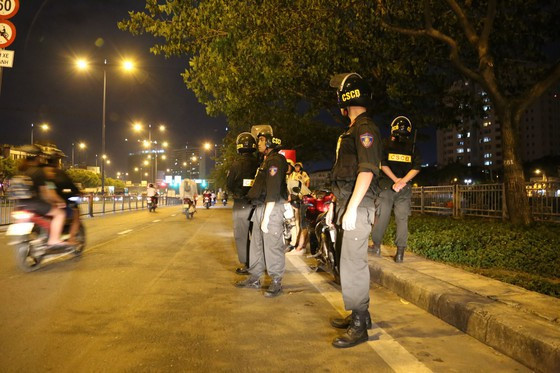 Công an TP HCM ra quân tấn công trấn áp tội phạm trước Tết Nguyên đán Cong an TP HCM ra quan tan cong tran ap toi pham truoc Tet Nguyen dan