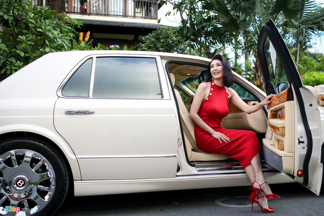 Cuộc sống sang chảnh của Hà Kiều Anh trong biệt thự 100 tỷ, đi xe Bentley - Hình 3 Cuoc song sang chanh cua Ha Kieu Anh trong biet thu 100 ty, di xe Bentley-Hinh-3