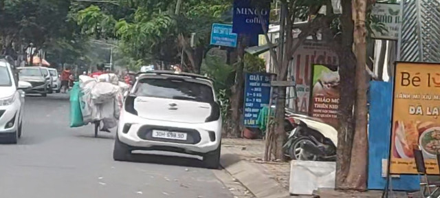 Quan 7, TP HCM: Via he khong danh cho nguoi di bo?-Hinh-2