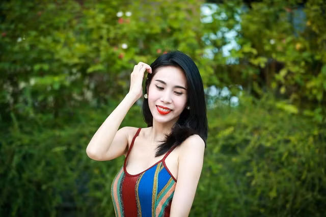 Nhung lan dien bikini khoe voc dang nuot na sexy cua Thuy Tien-Hinh-4
