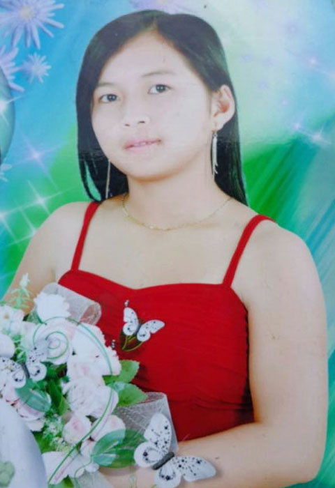 Sơn nữ Giàng Thị Mái người chấp nhận làm kiếp vợ hai của trùm Tàng. Sơn nữ Giàng Thị Mái người chấp nhận làm kiếp vợ hai của trùm Tàng.