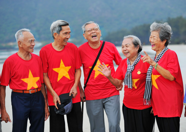 Nghệ sĩ nhiếp ảnh Nguyễn Á triển lãm và ra mắt hai sách ảnh - Hình 2 Nghe si nhiep anh Nguyen A trien lam va ra mat hai sach anh-Hinh-2