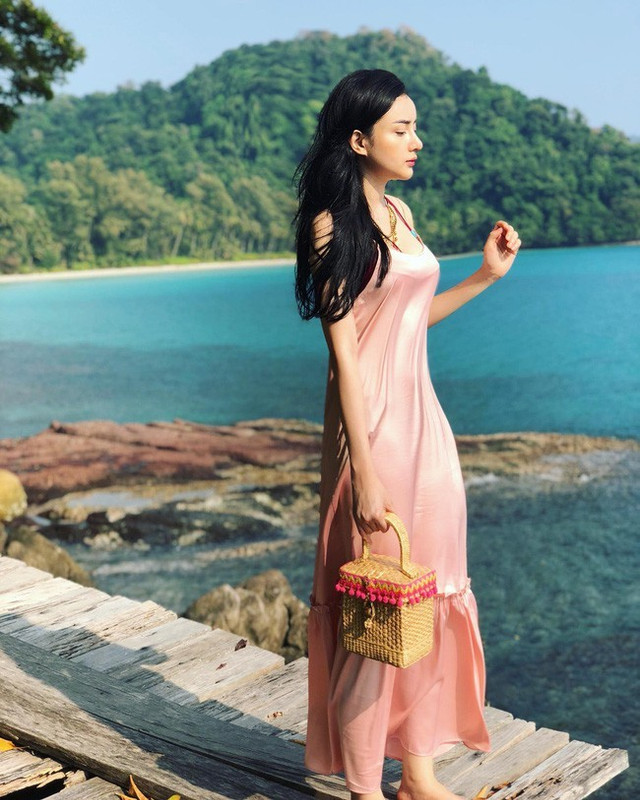 Cuộc sống xa hoa của hot girl Việt trên đất Thái với dàn siêu xe cực phẩm - Hình 8 Cuoc song xa hoa cua hot girl Viet tren dat Thai voi dan sieu xe cuc pham-Hinh-8