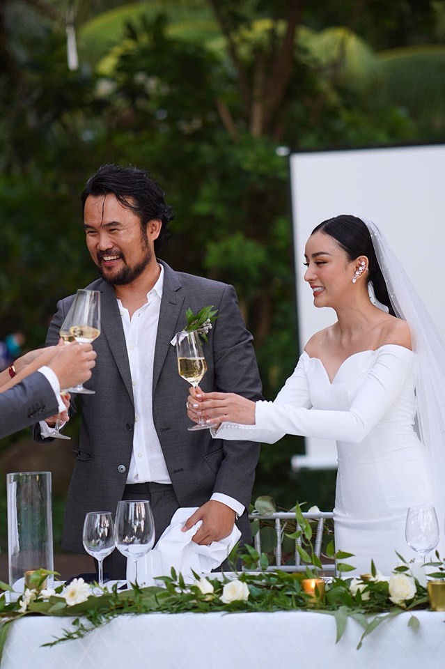 Cuộc sống xa hoa của hot girl Việt trên đất Thái với dàn siêu xe cực phẩm - Hình 2 Cuoc song xa hoa cua hot girl Viet tren dat Thai voi dan sieu xe cuc pham-Hinh-2