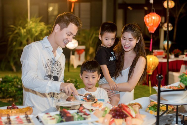 Điểm danh những sao Việt có con rồi mới tổ chức đám cưới - Hình 19 Diem danh nhung sao Viet co con roi moi to chuc dam cuoi-Hinh-19