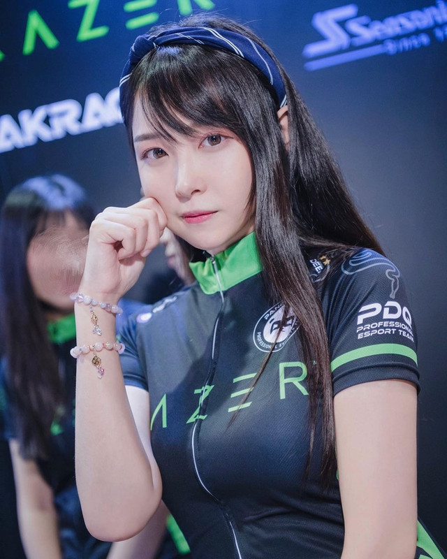 Khoe thân, lộ hình nhạy cảm với bạn trai, nhiều nữ game thủ bị công chúng quay lưng - Hình 2 Khoe than, lo hinh nhay cam voi ban trai, nhieu nu game thu bi cong chung quay lung-Hinh-2