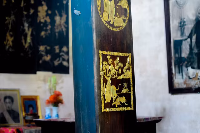 Nha tram cot, phu tho tram mac doc dao o mien Tay-Hinh-21