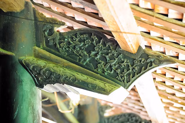 Nha tram cot, phu tho tram mac doc dao o mien Tay-Hinh-18