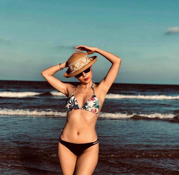 Ngắm thân hình nõn nà của ca sĩ Phương Linh dù đã sang tuổi 35 - Hình 2 Ngam than hinh non na cua ca si Phuong Linh du da sang tuoi 35-Hinh-2