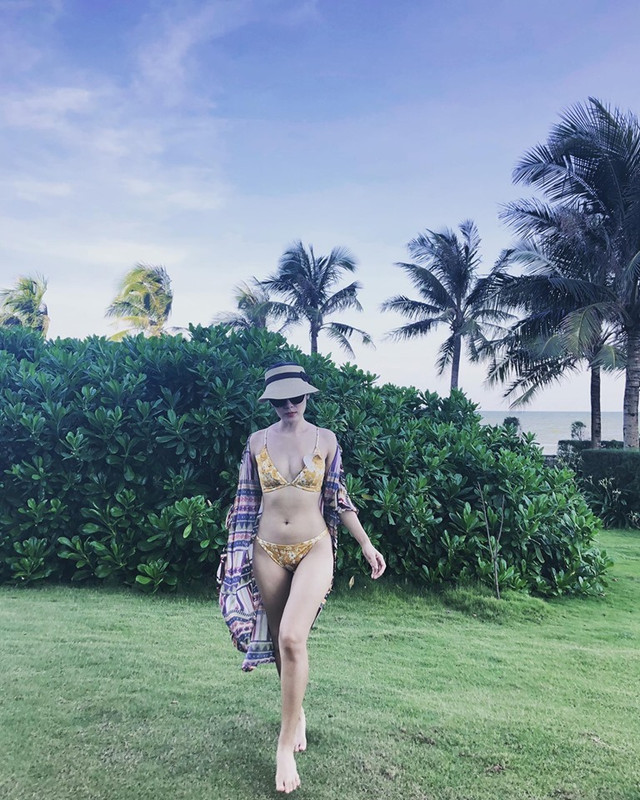 Ngắm thân hình nõn nà của ca sĩ Phương Linh dù đã sang tuổi 35 - Hình 5 Ngam than hinh non na cua ca si Phuong Linh du da sang tuoi 35-Hinh-5