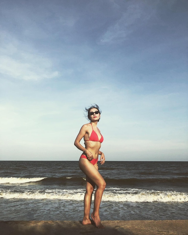 Ngắm thân hình nõn nà của ca sĩ Phương Linh dù đã sang tuổi 35 - Hình 4 Ngam than hinh non na cua ca si Phuong Linh du da sang tuoi 35-Hinh-4