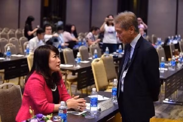 Khi doanh nghiep 'that thu' truoc the tran cua co dong lon-Hinh-2