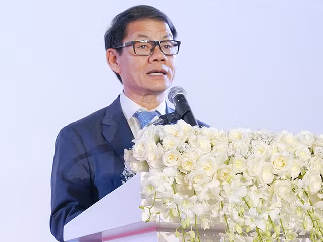 Chu tich Thaco Tran Ba Duong: ‘Toi dang bat tay voi 2 dai gia gioi’