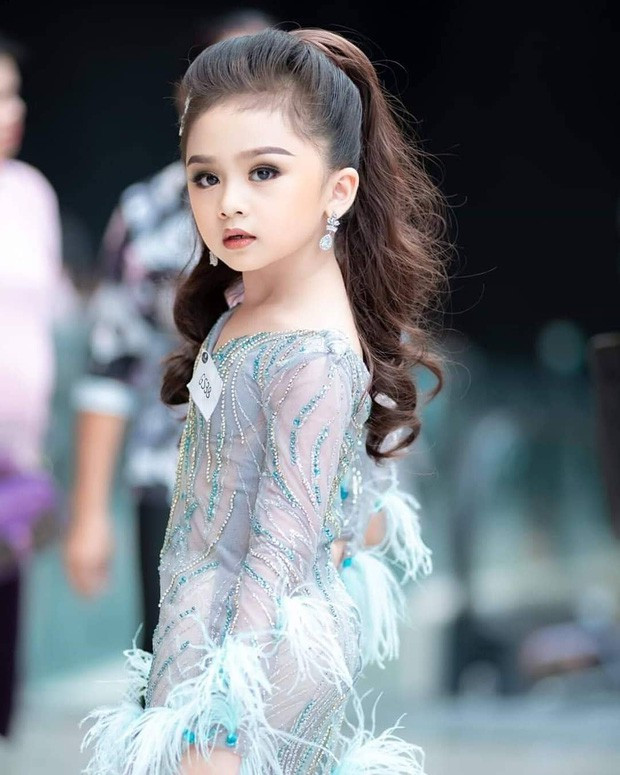 Ngơ ngẩn nhan sắc của Hoa hậu nhí Thái Lan 2019 'tiểu Baifern' - Hình 4 Ngo ngan nhan sac cua Hoa hau nhi Thai Lan 2019 'tieu Baifern'-Hinh-4