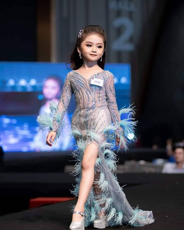 Ngơ ngẩn nhan sắc của Hoa hậu nhí Thái Lan 2019 'tiểu Baifern' - Hình 2 Ngo ngan nhan sac cua Hoa hau nhi Thai Lan 2019 'tieu Baifern'-Hinh-2