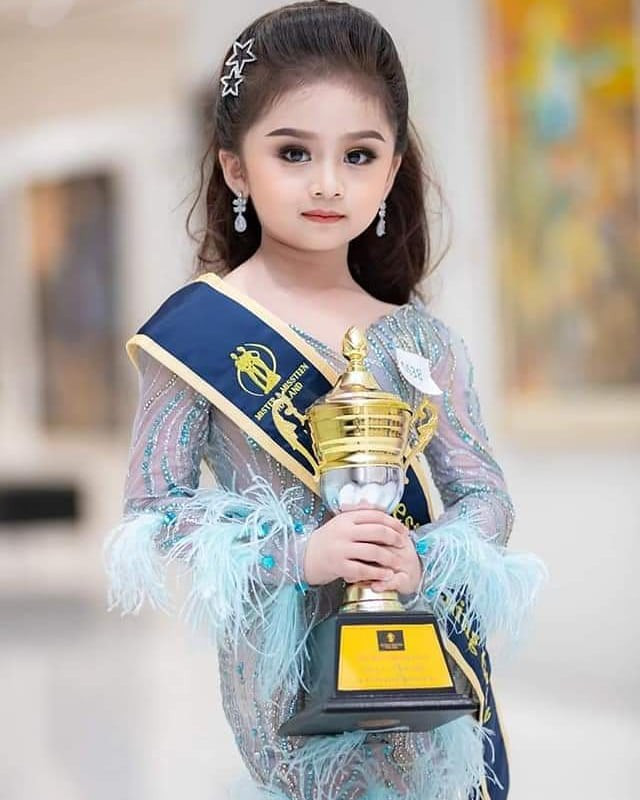 Ngơ ngẩn nhan sắc của Hoa hậu nhí Thái Lan 2019 'tiểu Baifern' Ngo ngan nhan sac cua Hoa hau nhi Thai Lan 2019 'tieu Baifern'