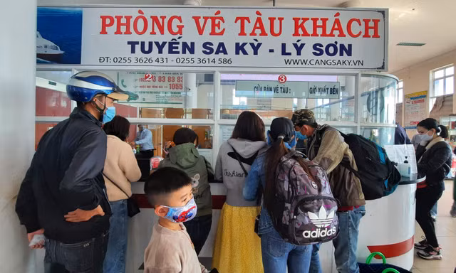 Quang Ngai: De nghi Bo GTVT bo sung tuyen Cu Lao Cham - Ly Son