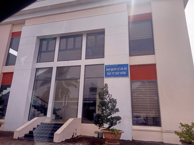 Vụ đường vừa làm xong đã hỏng: Lãnh đạo huyện Tân Hiệp từ chối cung cấp thông tin cho báo chí? Vu duong vua lam xong da hong: Lanh dao huyen Tan Hiep tu choi cung cap thong tin cho bao chi?