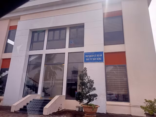 Vu duong vua lam xong da hong: Lanh dao huyen Tan Hiep tu choi cung cap thong tin cho bao chi?