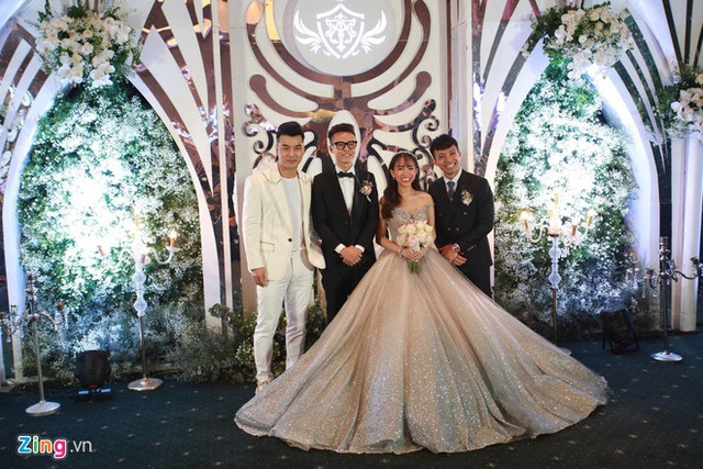 Cuộc sống sang chảnh của các rich kid và cô dâu '200 cây vàng' nổi tiếng 2019 - Hình 4 Cuoc song sang chanh cua cac rich kid va co dau '200 cay vang' noi tieng 2019-Hinh-4