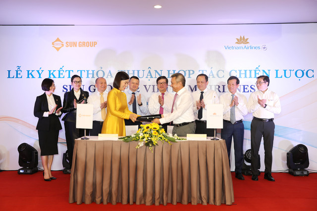 Vietnam Airlines và Sun Group ký kết thỏa thuận hợp tác chiến lược Vietnam Airlines va Sun Group ky ket thoa thuan hop tac chien luoc
