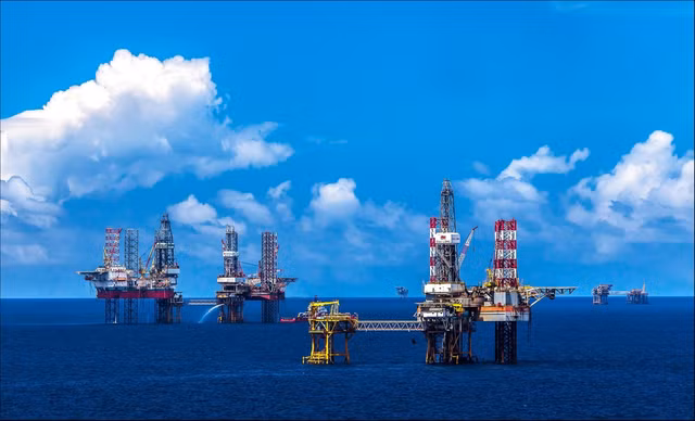 PVN dua ra kich ban xau nhat cua dich Covid-19 va gia dau giam sau toi 30 USD/thung