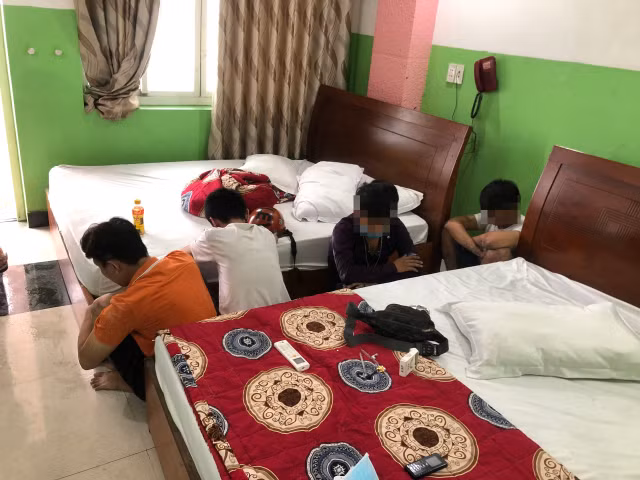 21 dan choi thac loan ma tuy trong khach san o Sai Gon-Hinh-3