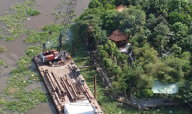 Quận 12 (TP HCM): Ngang nhiên ép cọc, xây kè lấn sông Sài Gòn? - Hình 3 Quan 12 (TP HCM): Ngang nhien ep coc, xay ke lan song Sai Gon?-Hinh-3