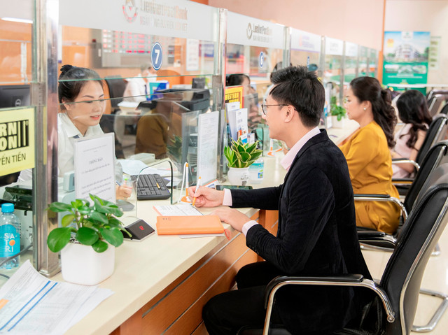 LienVietPostBank tăng vọt trích lập dự phòng, nợ xấu đi lên LienVietPostBank tang vot trich lap du phong, no xau di len