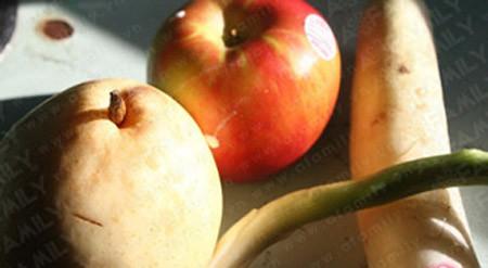 Có thể lựa chọn thực phẩm tương ứng với triệu chứng: khan giọng: củ cải, lê, ngân hạnh, mơ; khó nuốt: hạnh nhân, nhận quả hồ đào, hoa bách hợp; khạc ra máu: bột củ sen, cây kim châm.