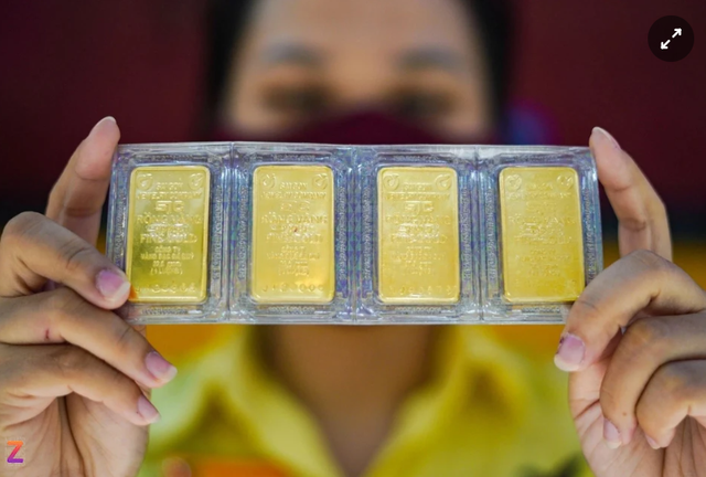 Giá vàng lập đỉnh lịch sử, vượt mốc 102 triệu đồng/lượng Gia vang lap dinh lich su, vuot moc 102 trieu dong/luong