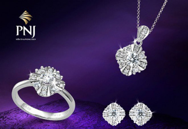 Ban lãnh đạo PNJ và món hời cổ phiếu ưu đãi Ban lanh dao PNJ va mon hoi co phieu uu dai