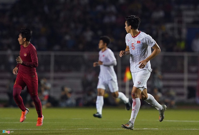 Văn Hậu nhận 300 triệu tiền thưởng sau pha đánh đầu mở tỷ số Van Hau nhan 300 trieu tien thuong sau pha danh dau mo ty so