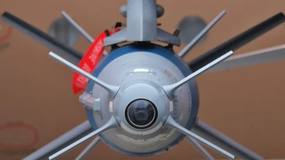 Tại sao Ấn Độ mua bom siêu đắt đỏ của Israel bỏ qua hàng nội địa?