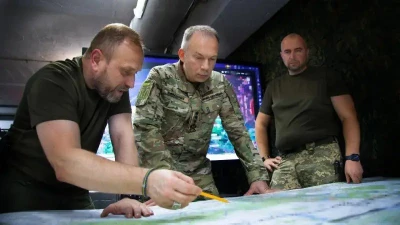 Theo kênh Arkhangel Spetsnaz, một số nhóm nhỏ quân Ukraine vẫn còn bị kẹt ở lại Pokrovsk, không thể rút lui. Toàn bộ khu vực phía nam tuyến đường sắt đã do RFAF kiểm soát, trong khi ở phía bắc, các mũi xung kích của RFAF đang quét sạch quân Ukraine khỏi các khu dân cư, tiến đến vùng ngoại ô thành phố.