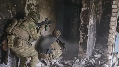 Ba cụm quân Nga phối hợp, chiến dịch Donetsk đang diễn ra quyết liệt