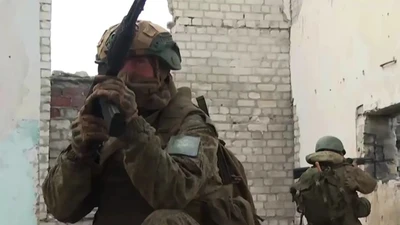 Trên chiến trường Nga-Ukraine, ưu thế của quân đội Nga ngày càng rõ rệt. Tiền tuyến đang tiến về phía Ukraine kiểm soát, sức kháng cự của quân đội Ukraine (AFU) ngày càng yếu. Quân đội Nga (RFAF) vẫn đang tiếp tục bào mòn sức sống của AFU, và tổn thất hàng ngày của Ukraine là điều không thể chịu đựng nổi.