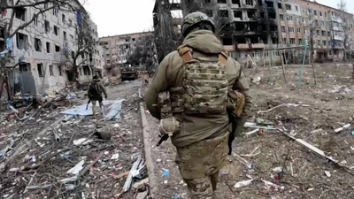 Nga tấn công vào đầu cầu, nơi quân Ukraine dùng giải vây cho Pokrovsk 