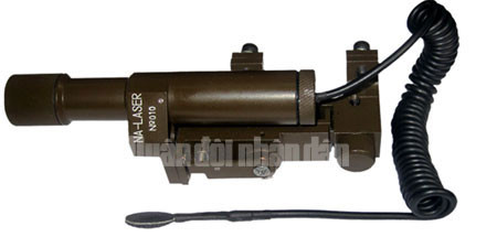 Thiết bị ngắm bắn nhanh ngày đêm bằng la-de bán dẫn.