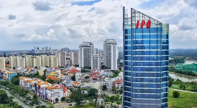 Khám xét nơi ở của 4 lãnh đạo, cán bộ Công ty Tân Thuận - Hình 3 Kham xet noi o cua 4 lanh dao, can bo Cong ty Tan Thuan-Hinh-3