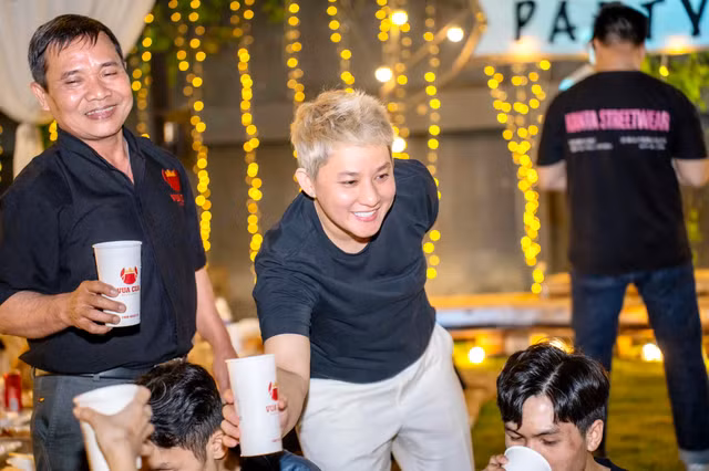 CEO Vua Cua Đoàn Thị Anh Thư: Đừng quan trọng người khác chê bạn nghèo CEO Vua Cua Doan Thi Anh Thu: Dung quan trong nguoi khac che ban ngheo