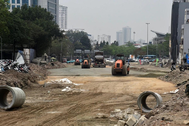 Trước đó, chính quyền thành phố Hà Nội chỉ đạo quyết liệt công tác giải phóng mặt bằng đường La Thành đã được hoàn thành trước ngày 15/12/2025, tạo điều kiện để dự án được thông tuyến kỹ thuật từ ngày 14/1/2026. Với tổng mức đầu tư 7.200 tỷ đồng, tuyến đường được xem là “đắt nhất hành tinh”.