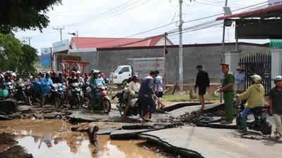 Khánh Hòa: Mưa lũ gây hư hỏng nặng tuyến Tỉnh lộ 708