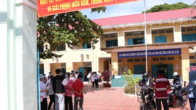 Khánh Hòa: Học sinh được nghỉ học ngày 6 và 7 để tránh bão số 13