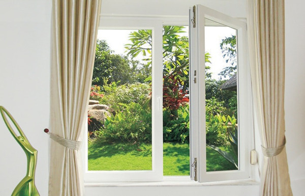 Mở cửa thông gió. Nhà để lâu không ở sẽ tích tụ bụi bẩn, ẩm thấp tạo điều kiện cho các loại nấm mốc phát triển. Môi trường này rất không có lợi cho sức khỏe. (Ảnh minh họa)