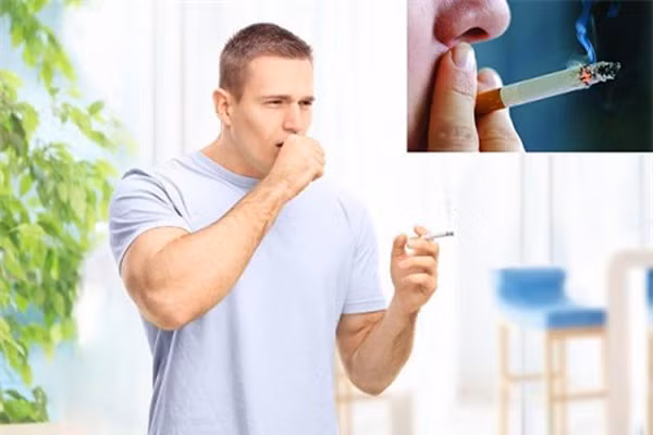 3. Hút thuốc lá: Nhiều người nhầm tưởng hút thuốc buổi sáng giúp tinh thần sảng khoái, cải thiện sự tập trung. Thực tế, hút thuốc buổi sáng khiến máu trong cơ thể đặc hơn, độ nhớt tăng khiến máu trong gan lưu thông kém. Từ đó, cản trở quá trình vận hành bình thường của cơ thể.