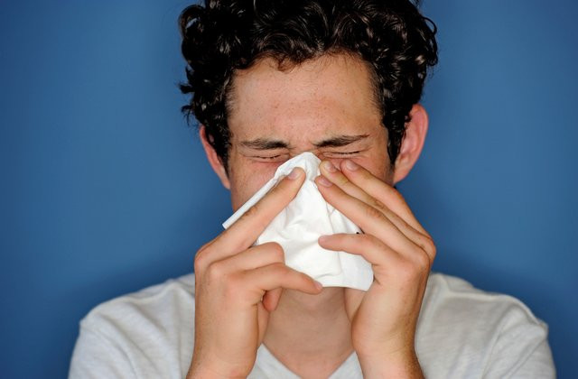 Các triệu chứng của bệnh dị ứng theo mùa khá giống với các triệu chứng của bệnh cảm lạnh. Vì vậy mà nó thường bị nhầm lẫn với bệnh cảm lạnh. Ảnh: usnews.